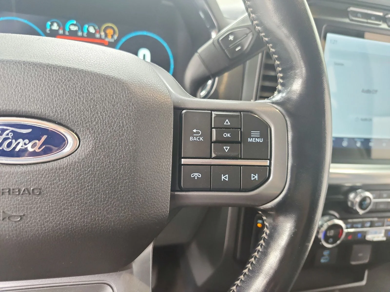 Used 2021 White Ford Lariat image 25