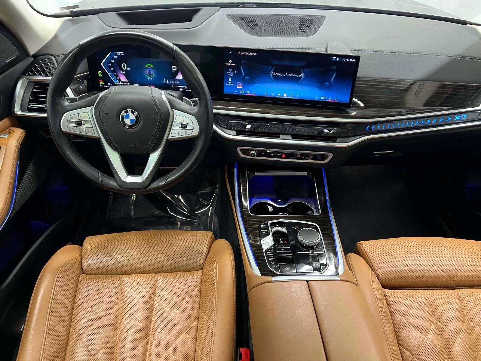 Used 2024 Black BMW xDrive40i image 3