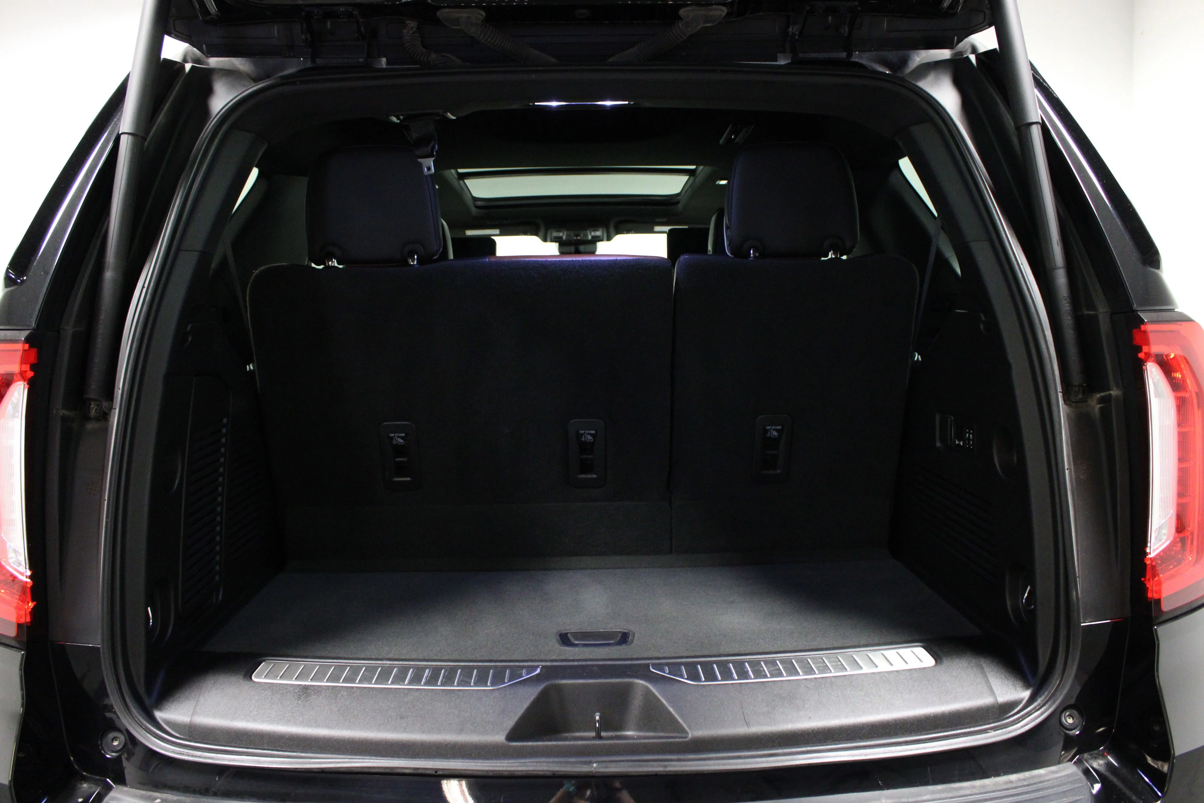 Used 2023 Onyx Black GMC Denali Ultimate image 14