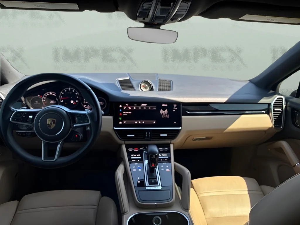 Used 2022  Porsche Base image 15