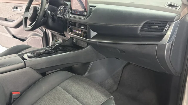 Used 2023 Silver Nissan SV image 13