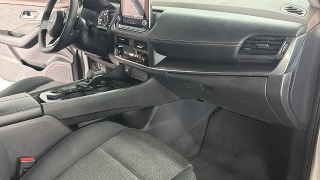 Used 2023 Silver Nissan SV image 13