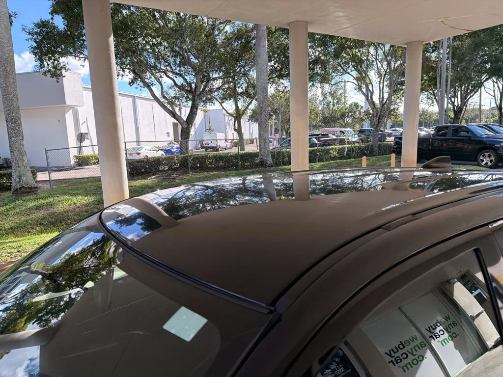 Used 2020 Black Mitsubishi  image 11