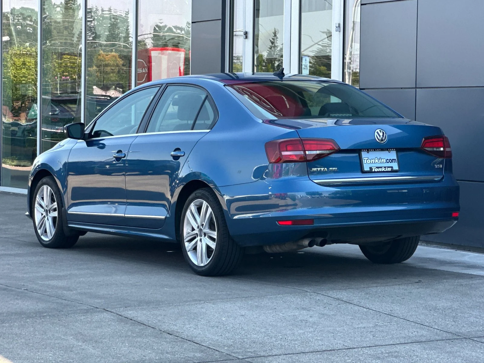 Used 2017 Blue Volkswagen 1.8T SEL image 6