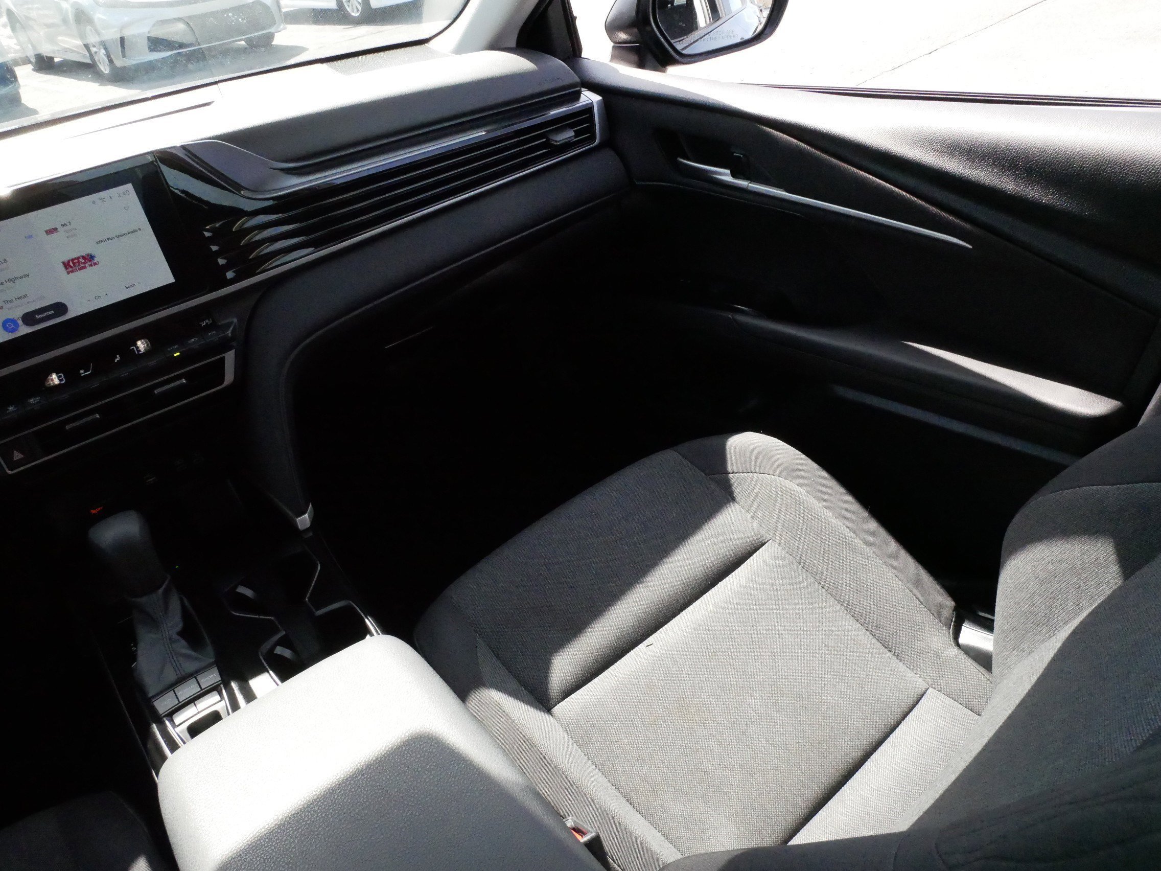 2025 Toyota Camry LE - Photo 30