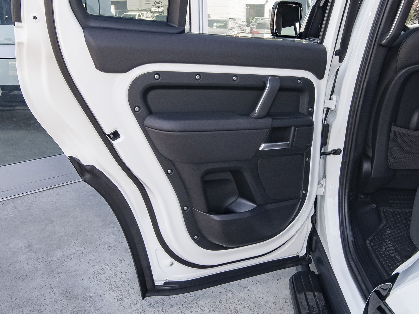 New 2026 Fuji White Land Rover X-Dynamic SE image 45