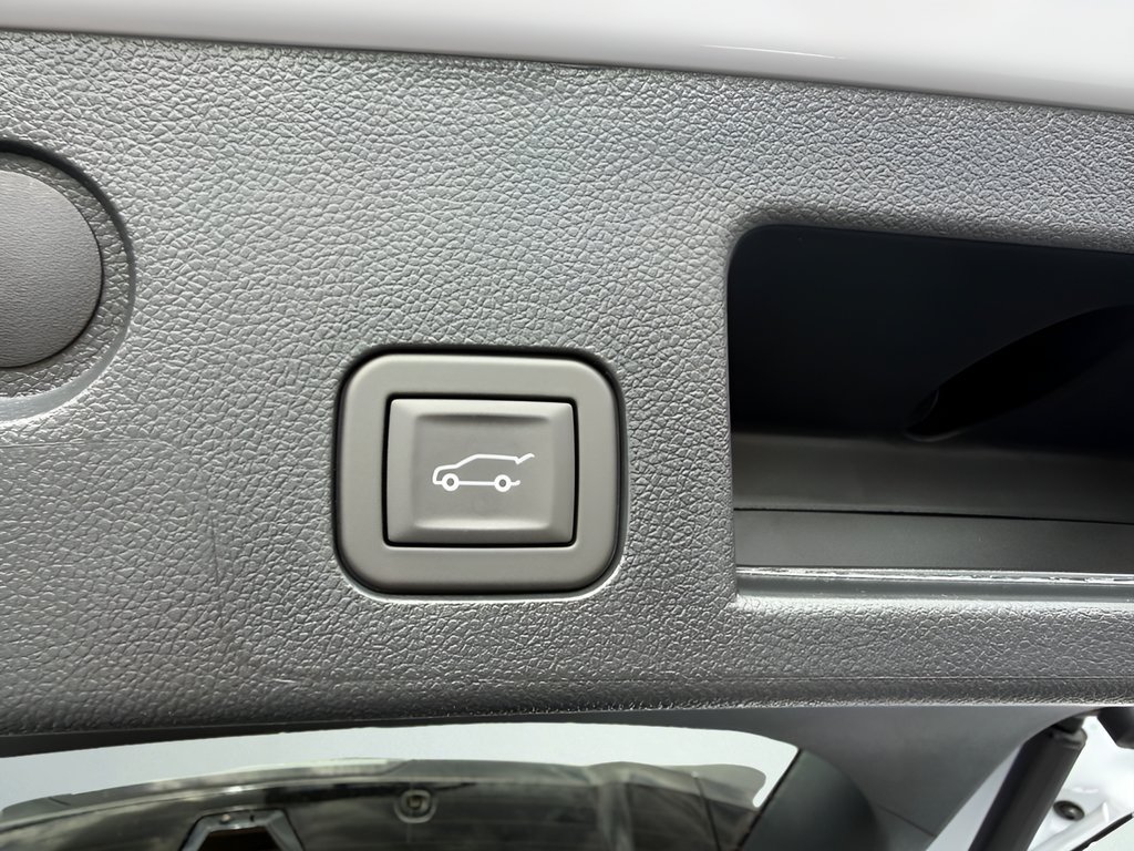 2027 Chevrolet Equinox RS - Photo 30