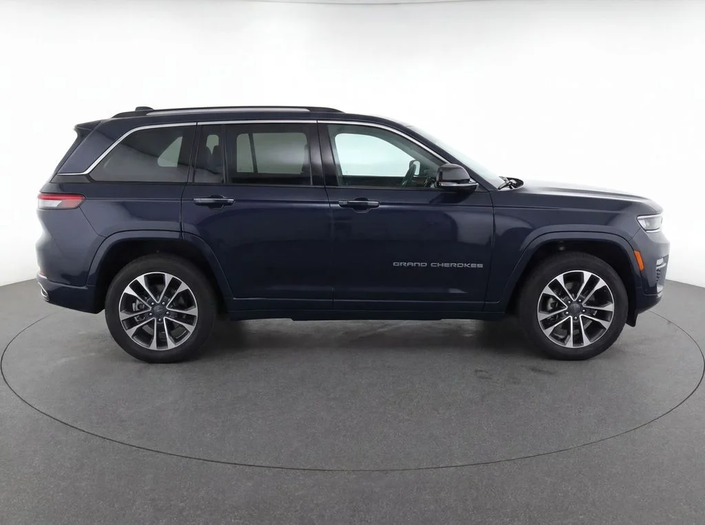 Used 2024 Blue Jeep Overland image 7