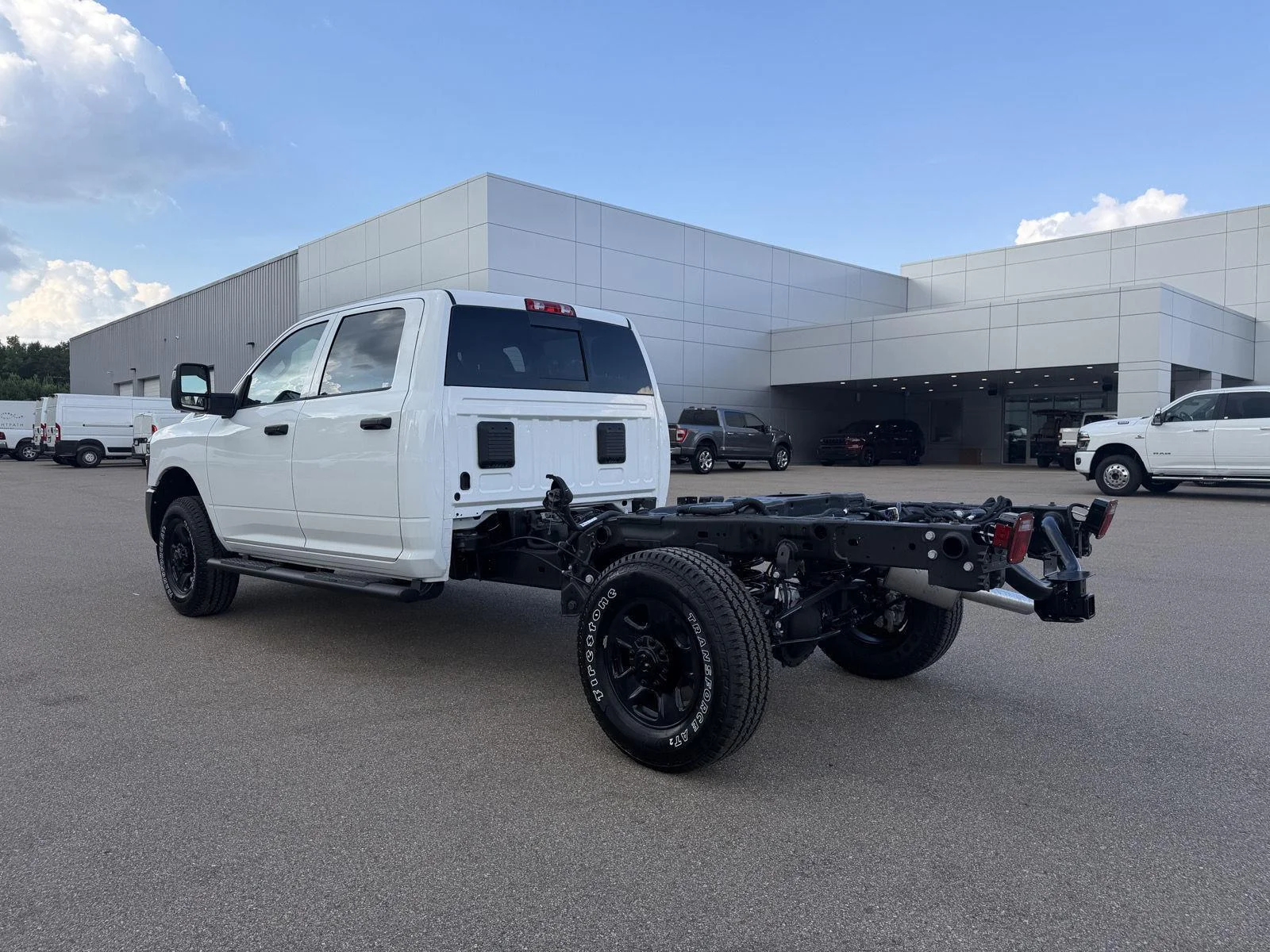 New 2026 Bright White Clear-Coat Exterior Paint RAM Tradesman image 4