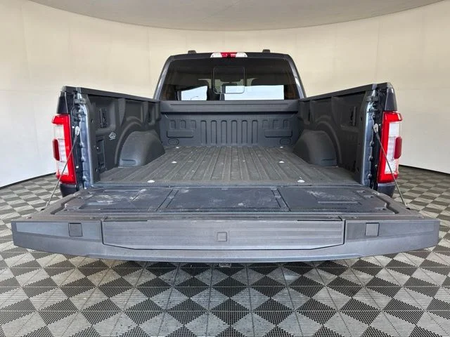 Certified Used 2021 Smoked Quartz Metallic Tinted Clearcoat Ford Lariat image 21
