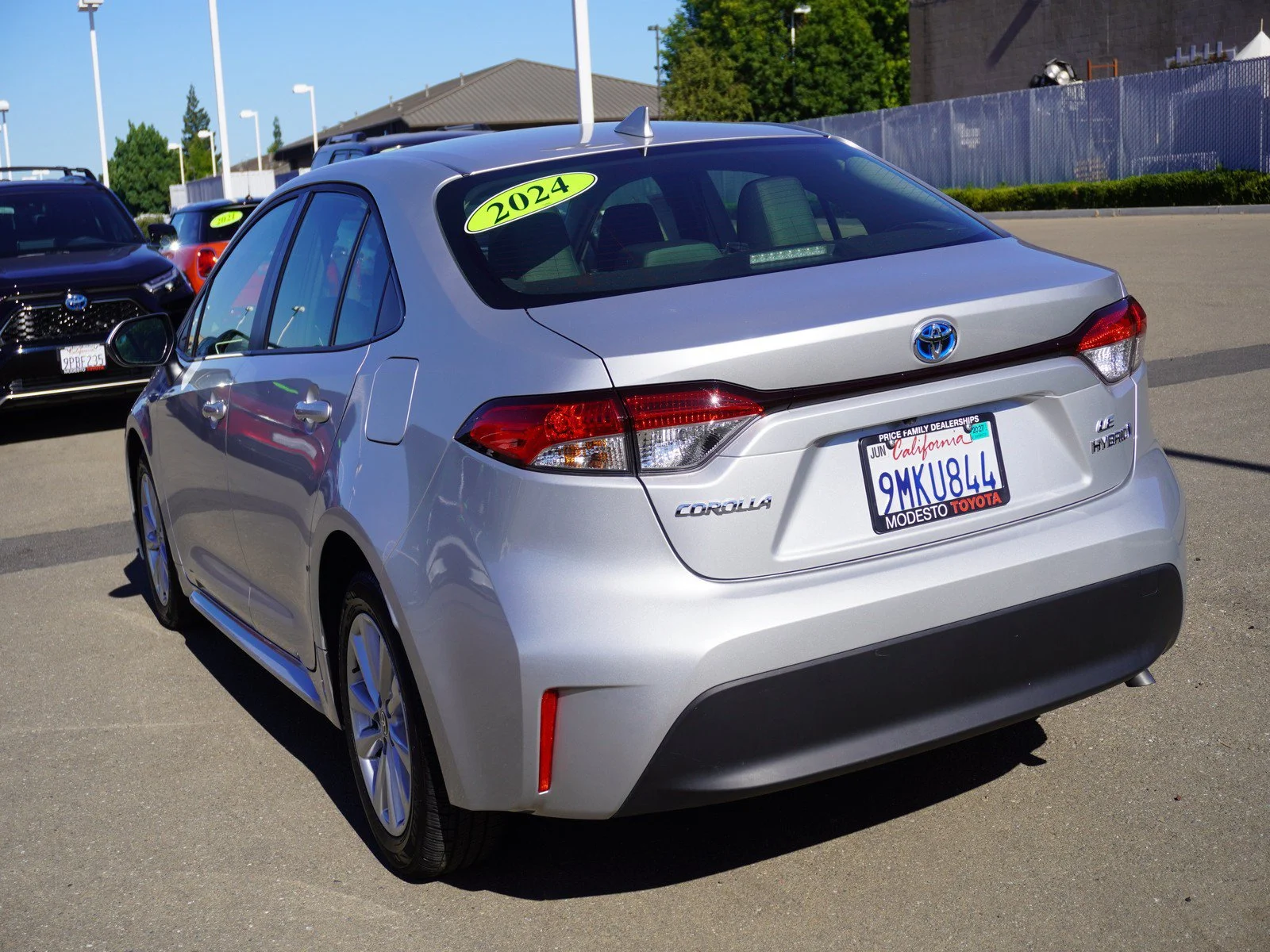 Used 2024 Classic Silver Toyota Hybrid XLE image 8