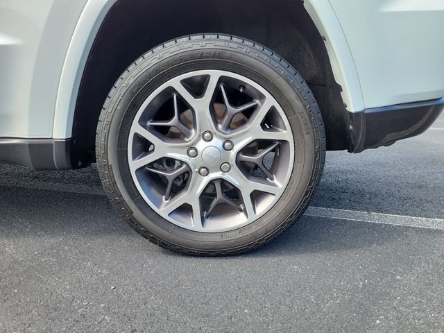 Used 2018 Bright White Clearcoat Jeep Limited image 7