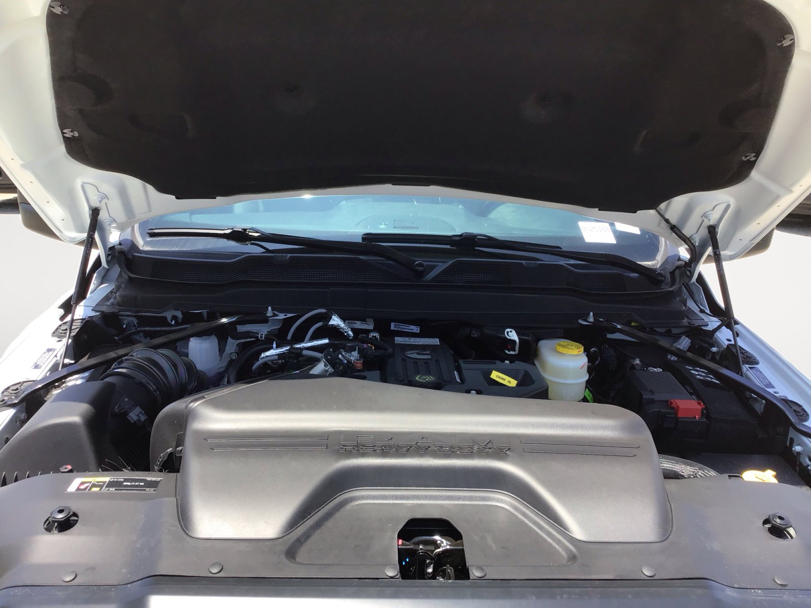 New 2026 Bright White Clearcoat RAM Tradesman image 25