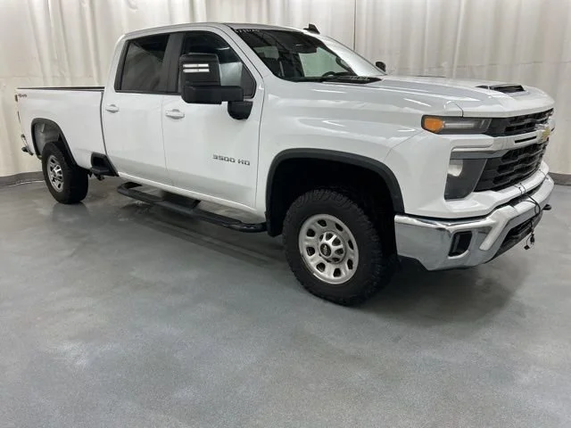 2024 Chevrolet Silverado HD LT 4WD Crew Cab Short Box's photo
