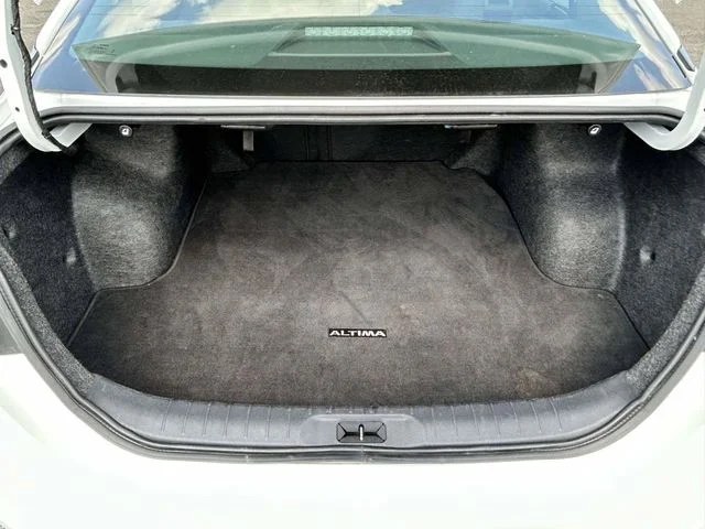 Certified Used 2025 Glacier White Nissan 2.5 SV image 10