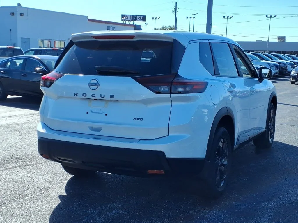 New 2026 Everest White Pearl TriCoat Nissan SV image 3