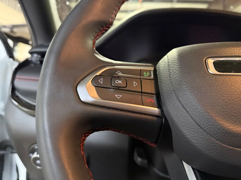 Used 2025 White Jeep Trailhawk image 24