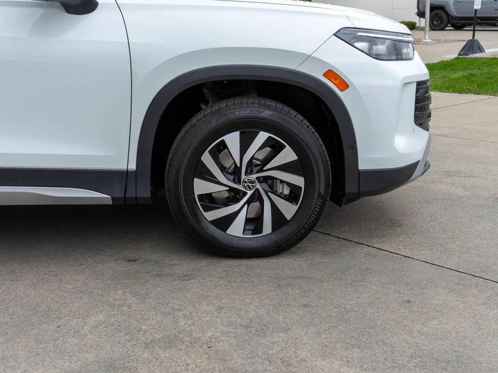 2025 Volkswagen Tiguan S - Photo 31