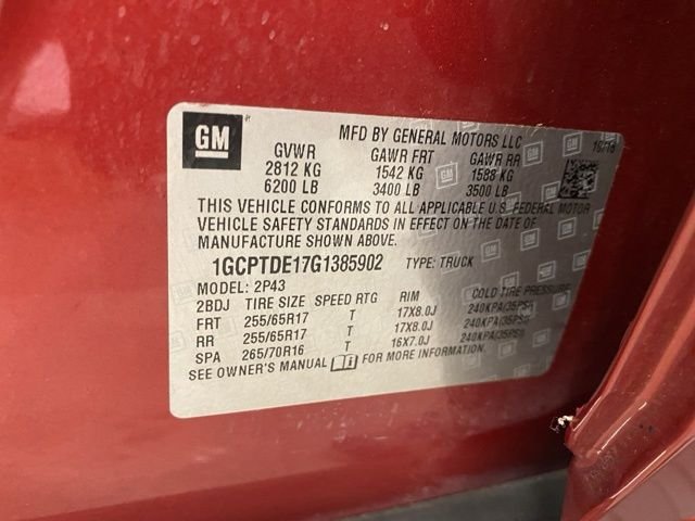 Used 2016 Red Chevrolet Z71 image 40