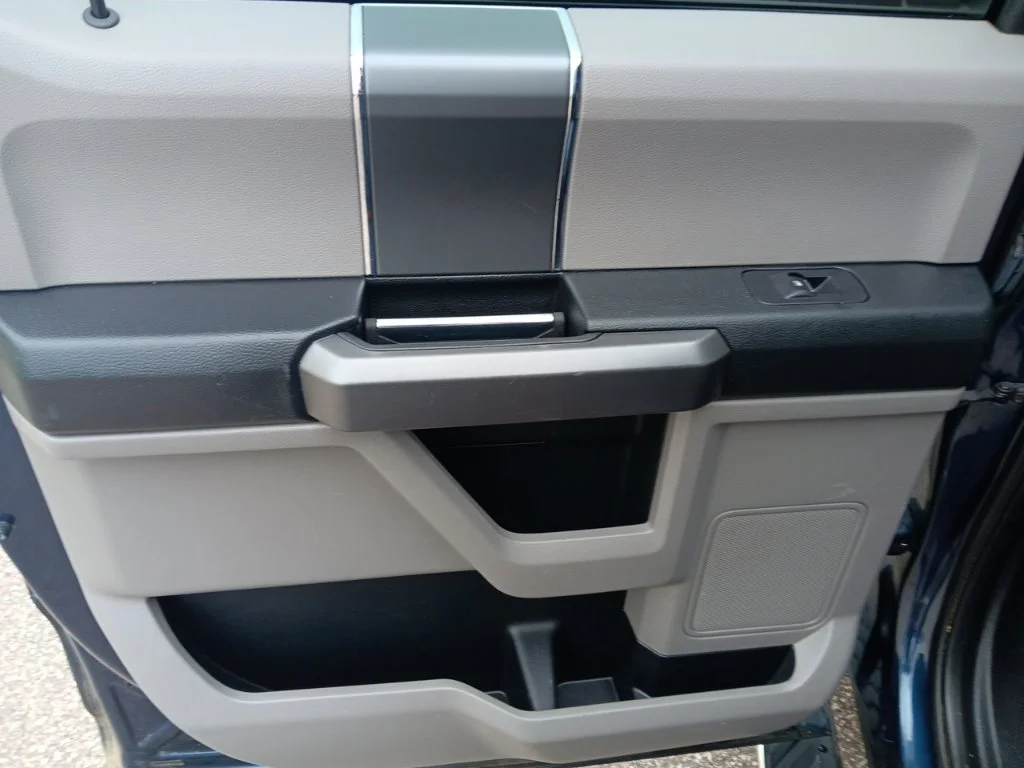 Used 2016 Blue Jeans Metallic Ford XLT image 33
