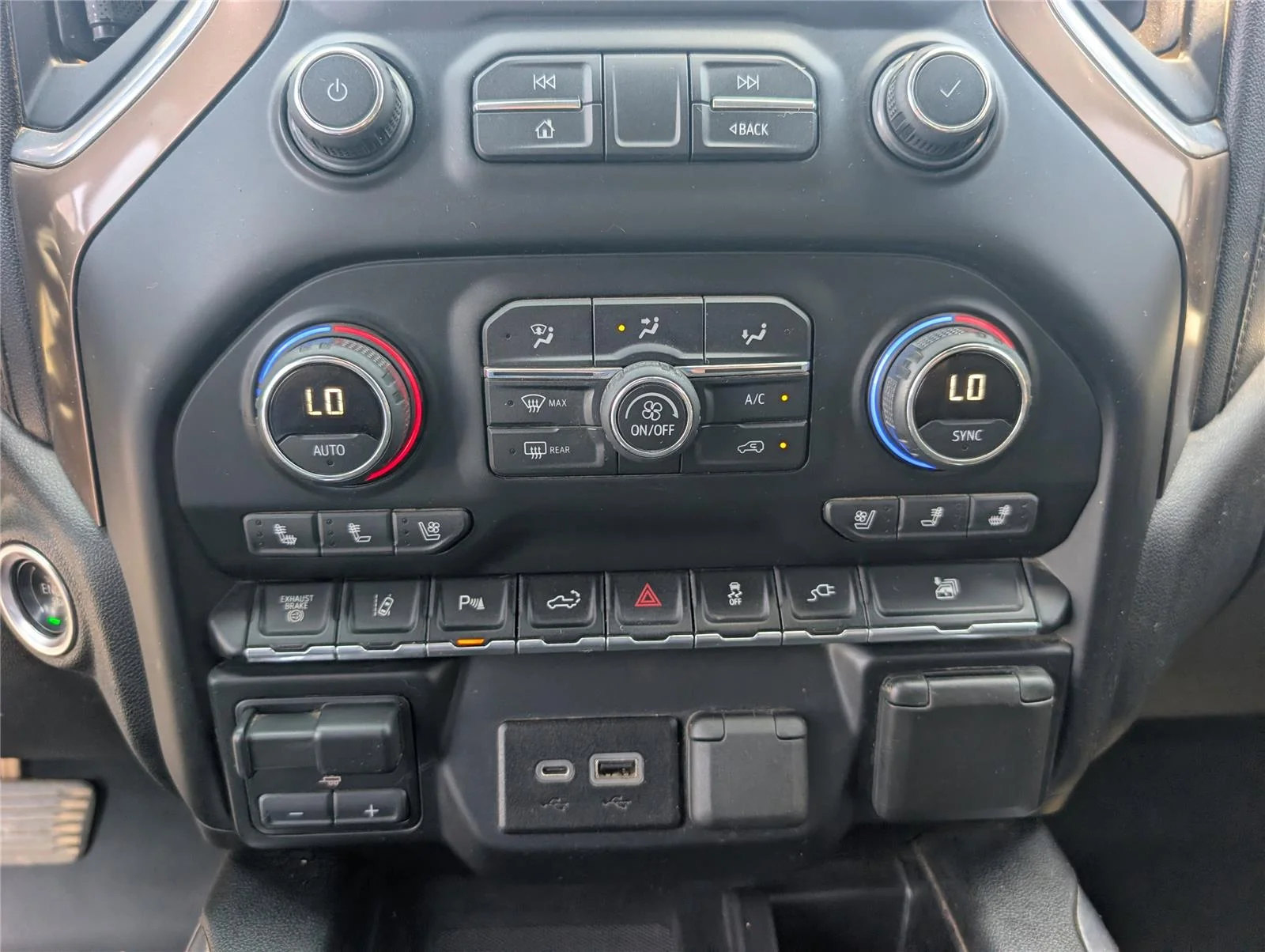 Used 2020 BLACK Chevrolet High Country image 17