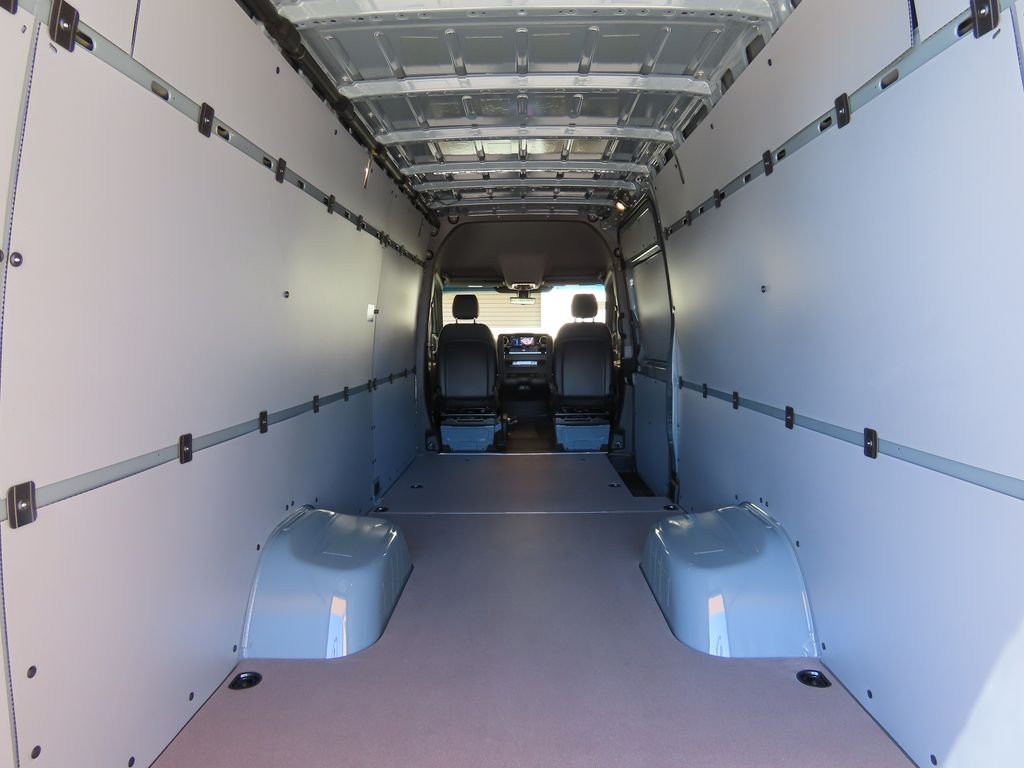 New 2026  Mercedes-Benz Cargo 170 WB image 30