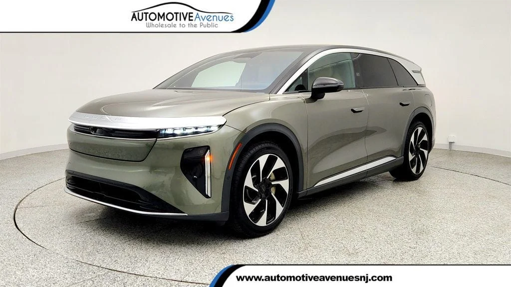 2026 Lucid Gravity Grand Touring Auto's photo