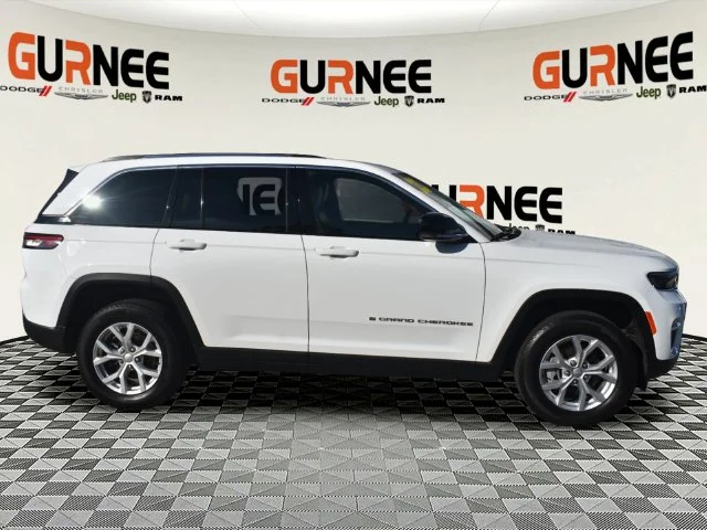 Used 2023 White Jeep Limited image 2