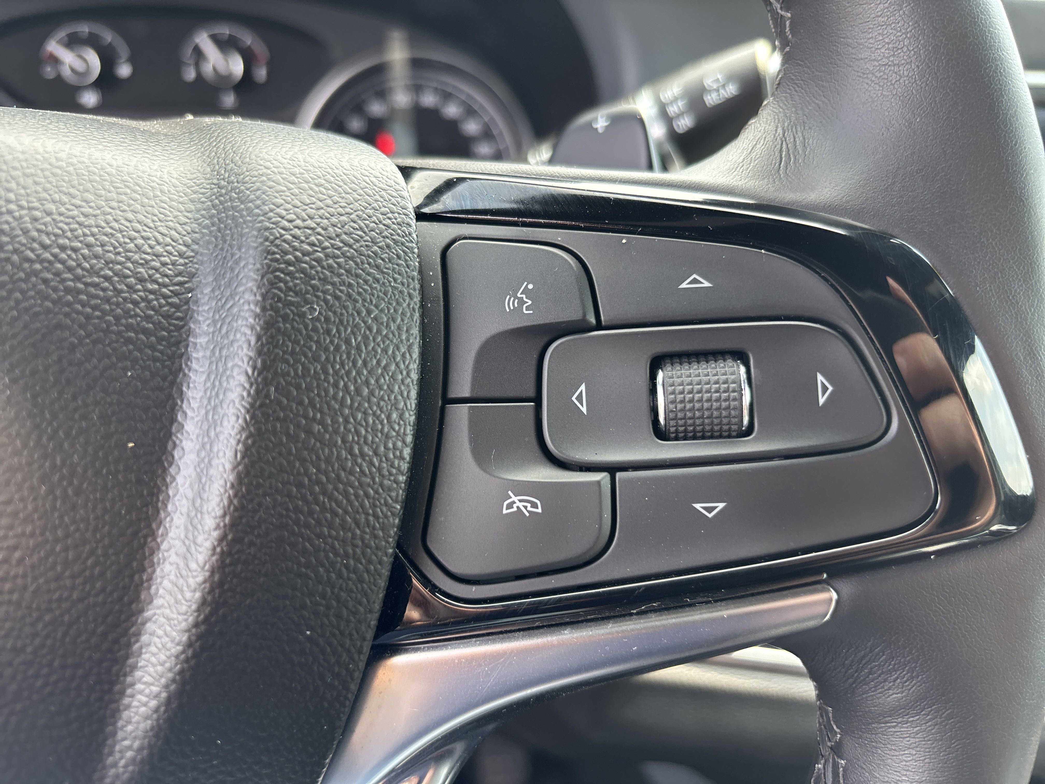 2024 Buick Enclave Essence photo 4