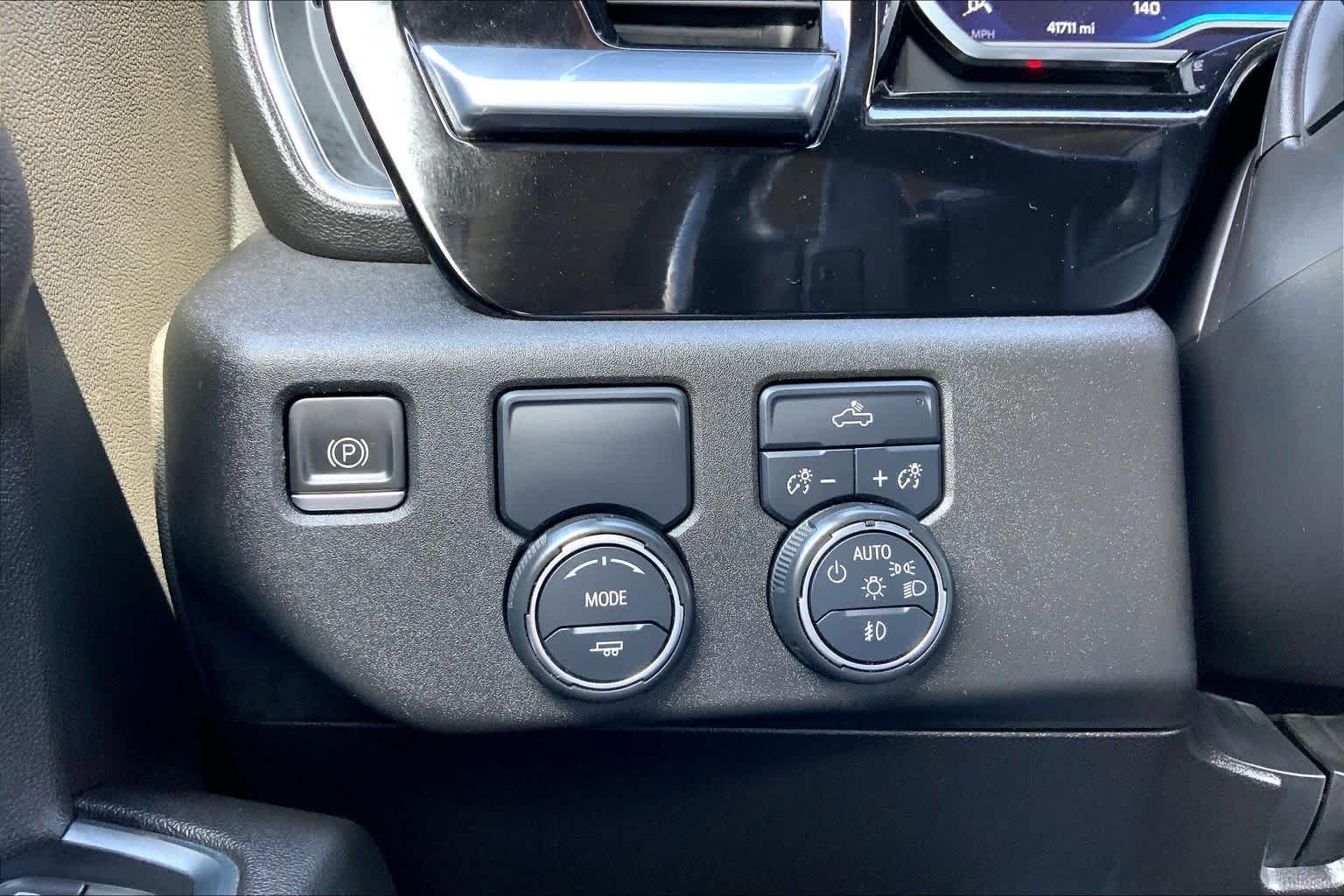 Used 2022 Summit White Chevrolet RST image 33