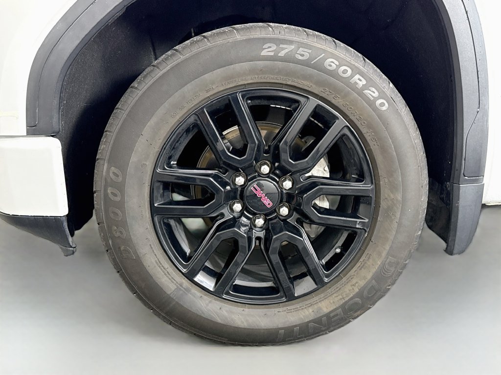 Used 2022 SUMMIT WHITE GMC Elevation image 28