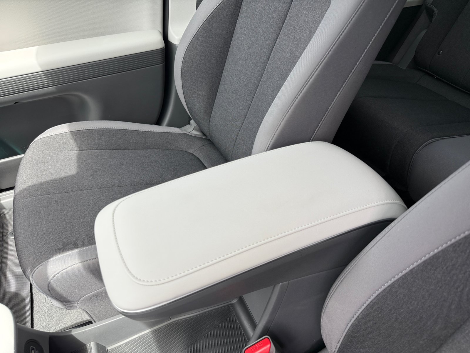 Certified Used 2024 Teal Hyundai SE image 14