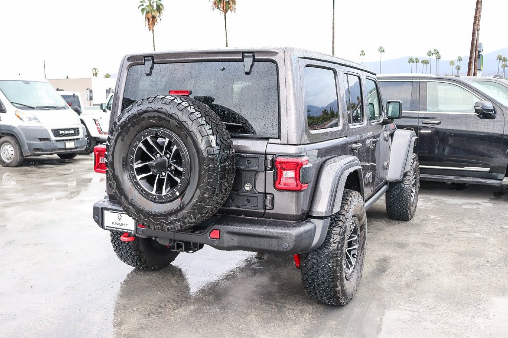 New 2026 Granite Crystal Metallic Clearcoat Jeep Rubicon X image 9