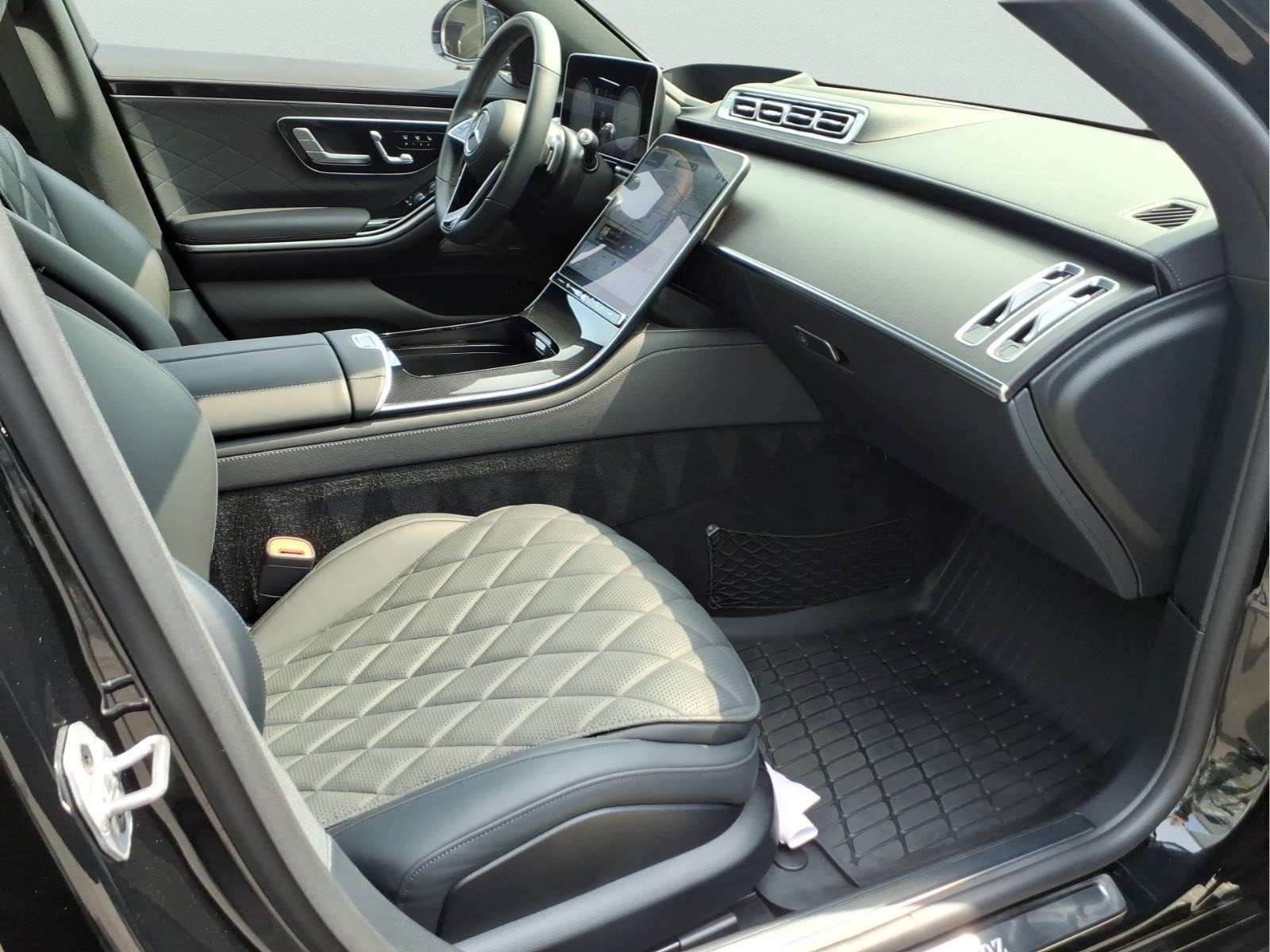 Certified Used 2023 Black Mercedes-Benz S 580 4MATIC® Sedan image 28