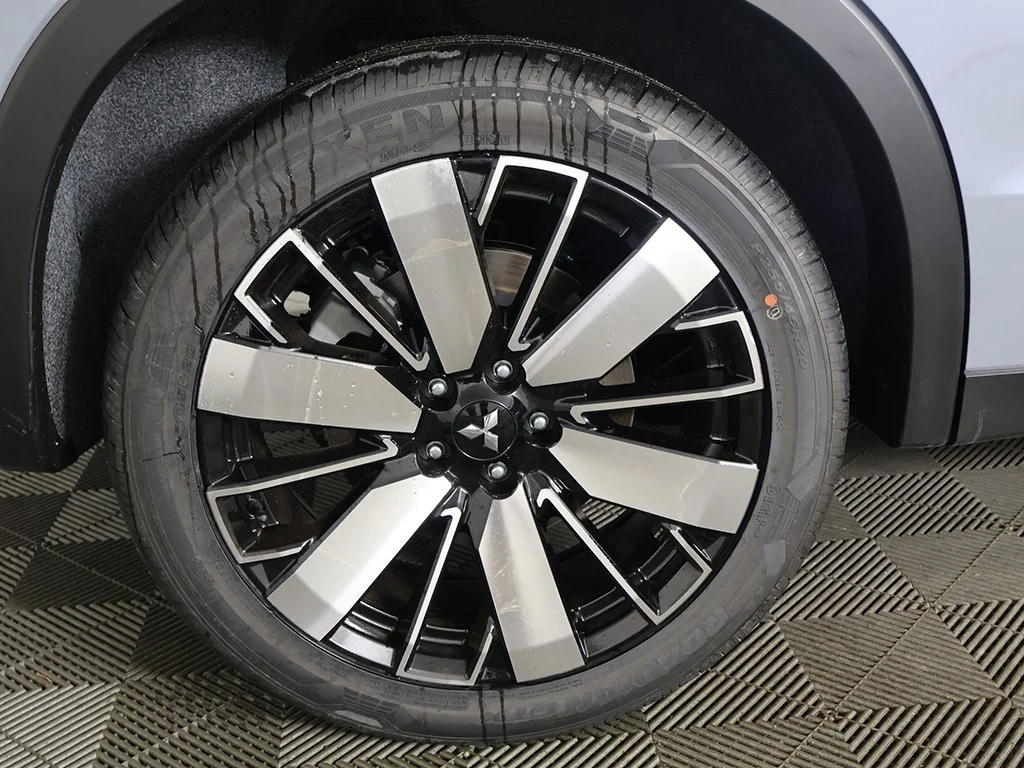 New 2026 Gray Mitsubishi SE 1.5T S-AWC image 24