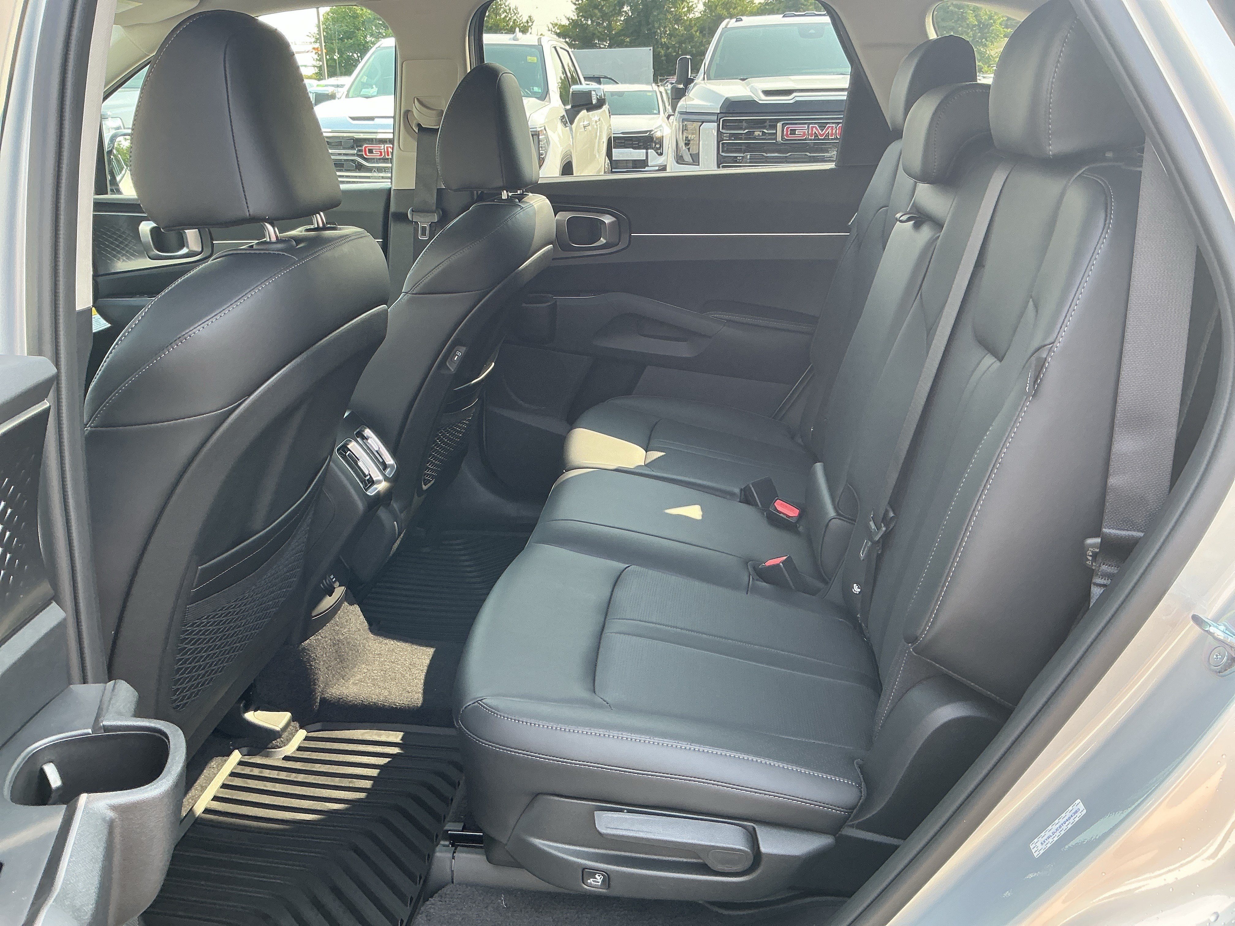 New 2026 Ivory Silver Kia S image 10