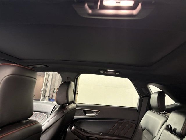 Used 2024 Silver Ford ST Line image 29