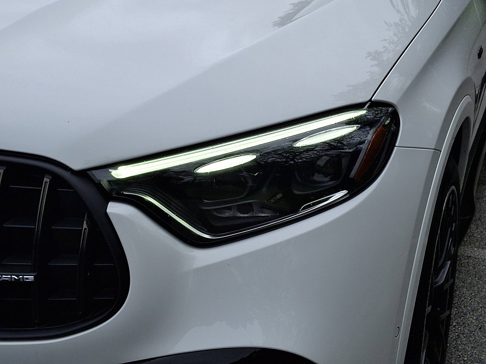 New 2026 MANUFAKTUR Moonlight White Metallic Mercedes-Benz AMG® GLC 43 4MATIC® Coupe image 31