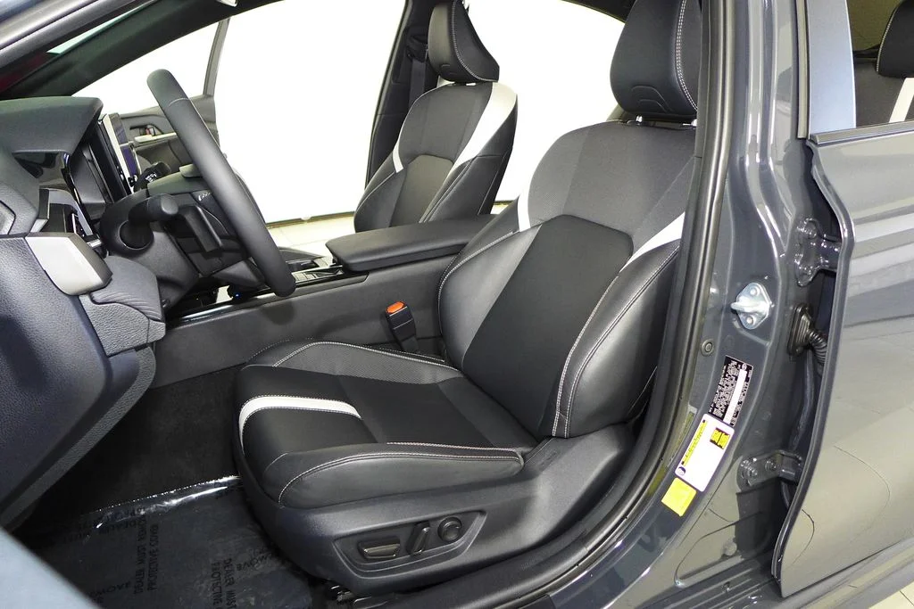 Used 2025  Toyota SE image 21