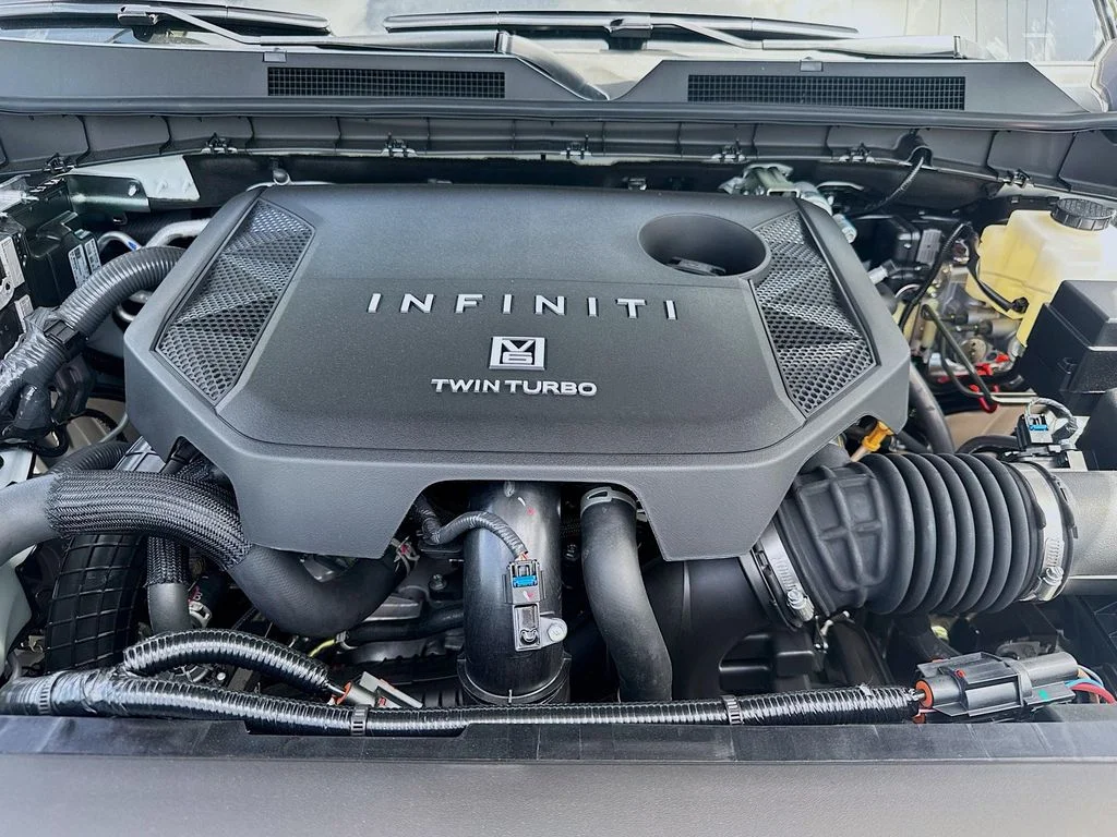 New 2027 RADIANT WHITE INFINITI Luxe 4WD image 33
