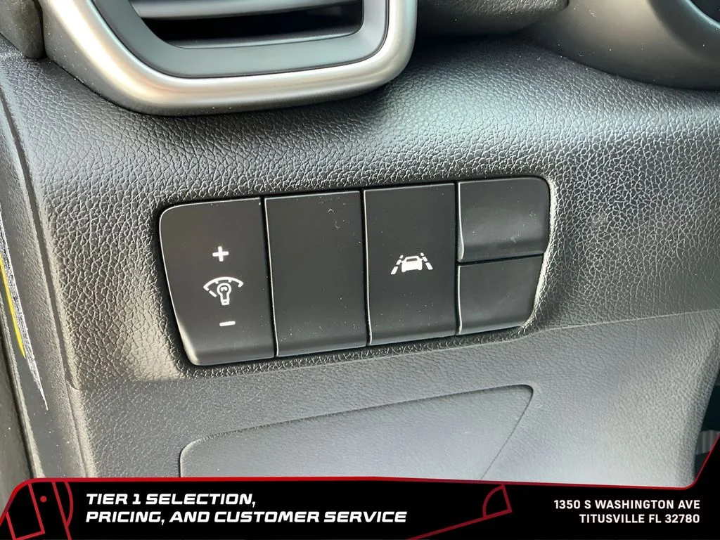 Used 2022 Red Kia LX image 35