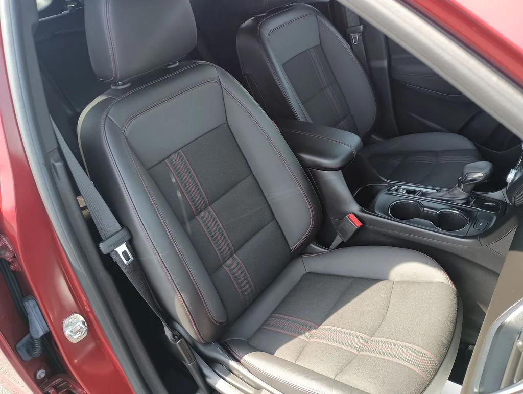 Used 2022 Red Chevrolet RS image 30