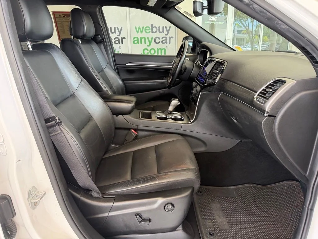 Used 2020 White Jeep Limited image 26