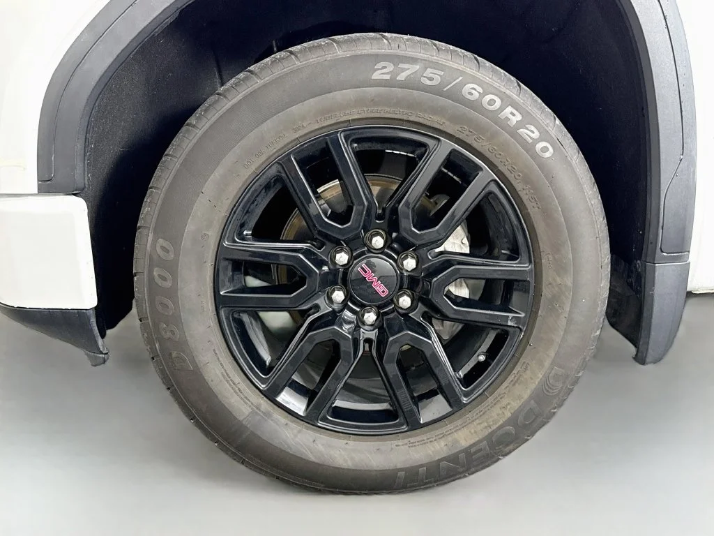 Used 2022 White GMC Elevation image 28