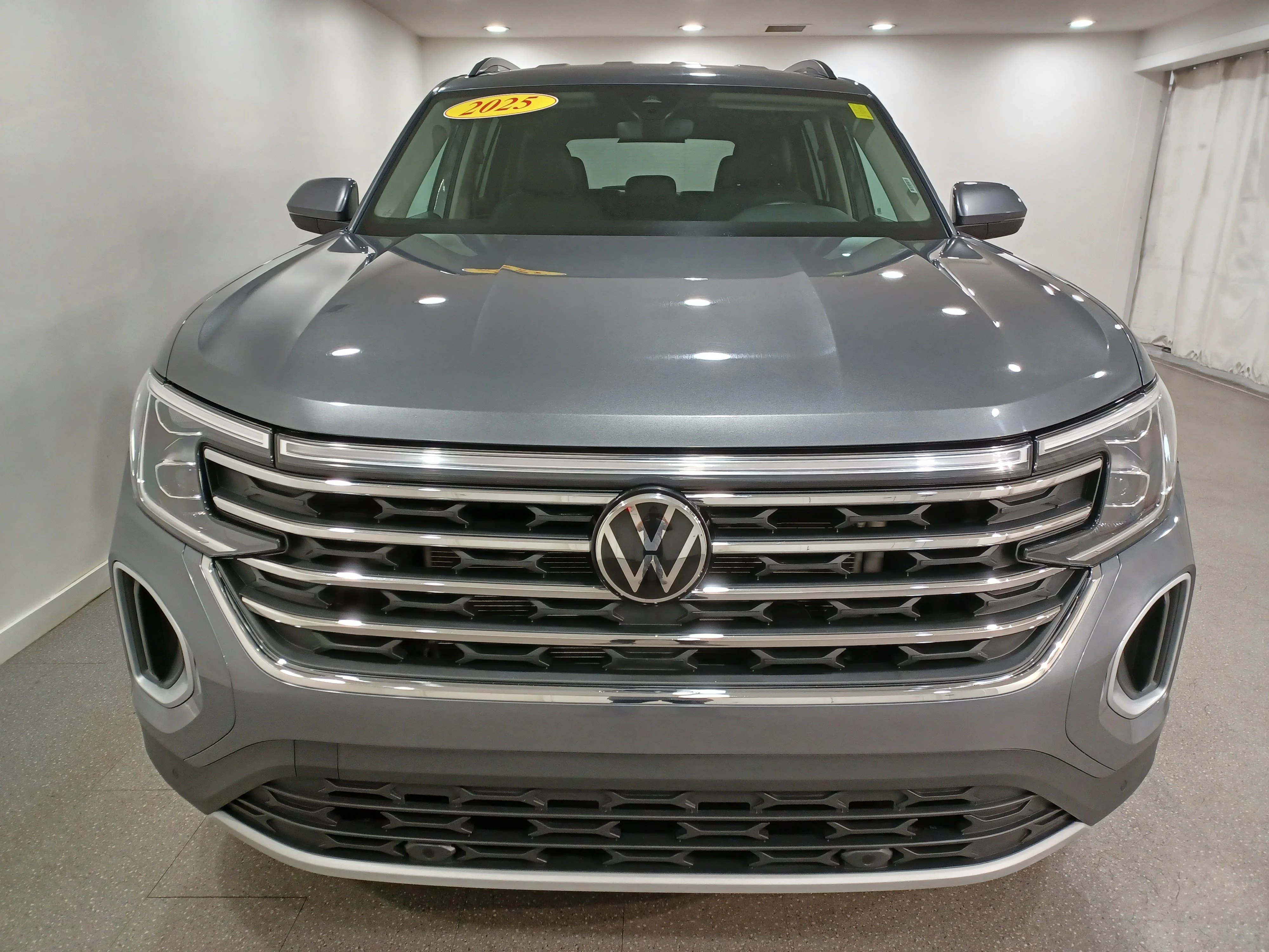 Certified Used 2025 Platinum Gray Metallic Volkswagen Comfortline 4Motion*7 Pass | AWD | Adaptive Cruise | Remote Start | Cooled Leather | Htd Wheel image 3