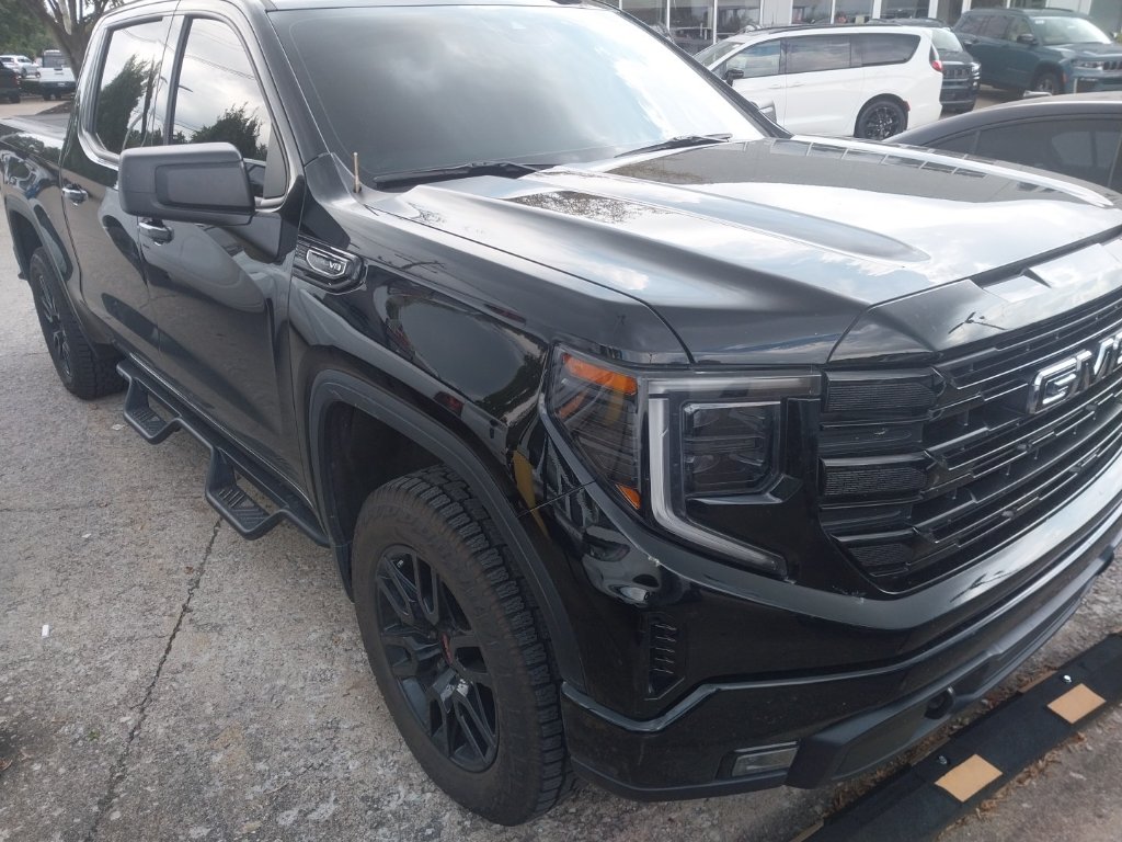 Used 2024 Onyx Black GMC Elevation image 4