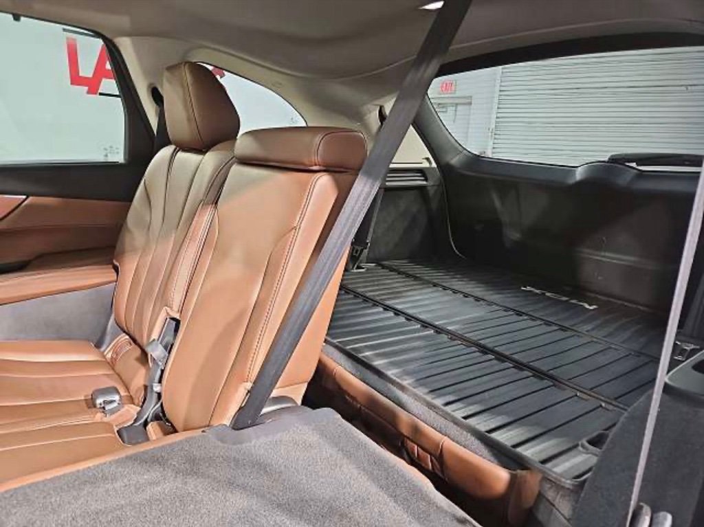 Used 2024 Platinum White Pearl Acura w/Technology Package image 3