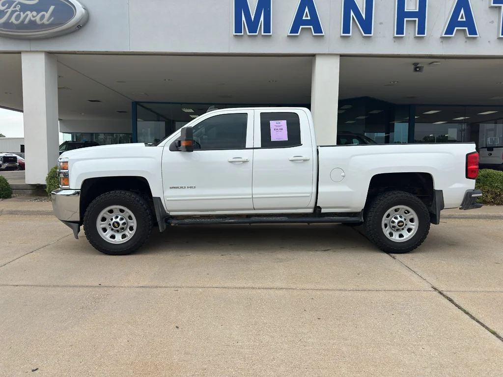 Used 2018 Summit White Chevrolet LT image 24
