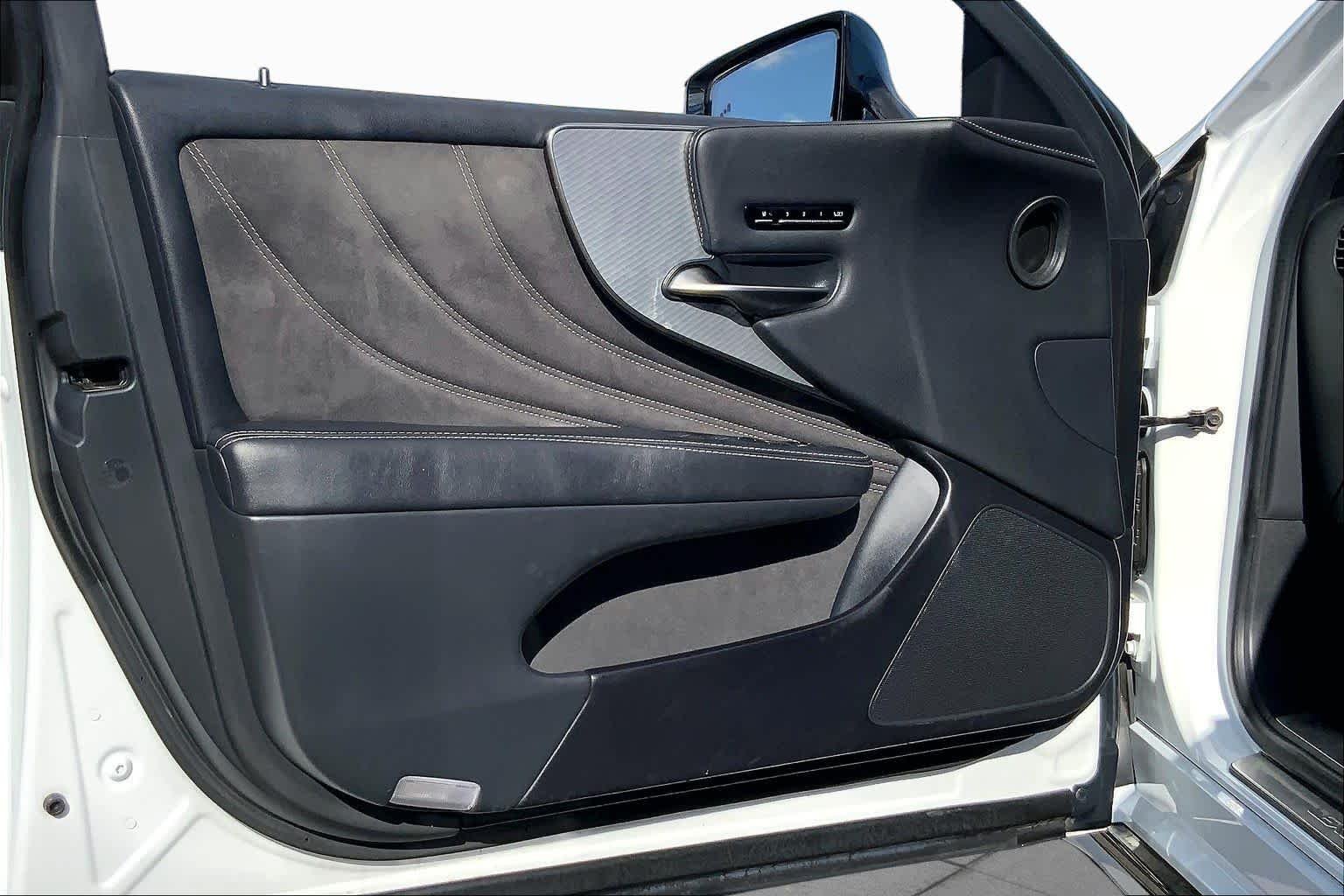 Used 2018 Ultra White Lexus  image 19