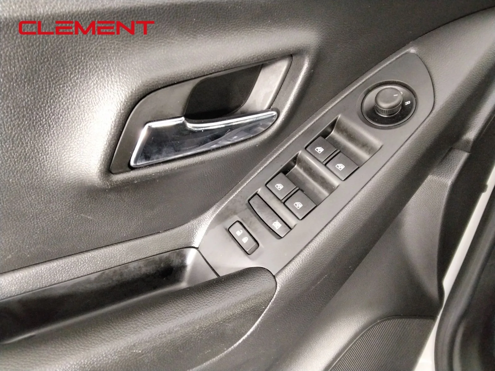 Used 2022 White Chevrolet LS image 18